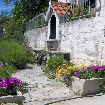 Apartments With Parking Space Brela, Makarska - 11552 Apartman *