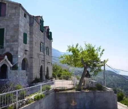 Apartman Apartments With Parking Space Brela, Makarska - 11552 Brela