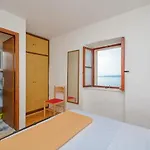 Appartement With Parking Space Brela, Makarska - 11552
