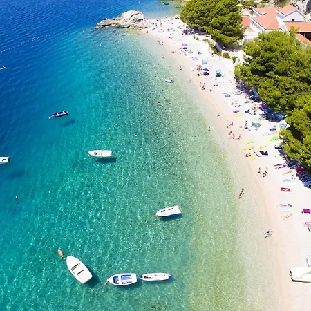 Apartments With Parking Space Brela, Makarska - 11552