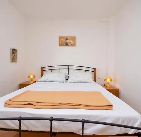 Apartments With Parking Space Brela, Makarska - 11552 Apartman Brela