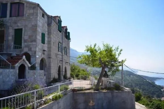 Apartman Apartments With Parking Space Brela, Makarska - 11552 Brela